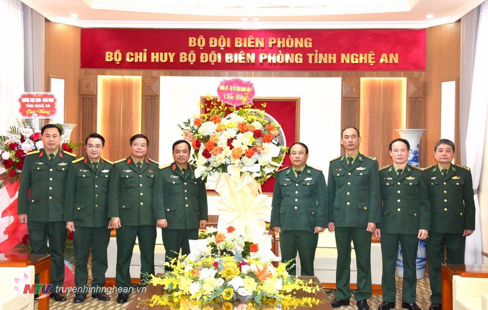 Quân khu 4 chúc mừng Bộ Chỉ huy BĐBP Nghệ An nhân kỷ niệm 64 năm ngày truyền thống