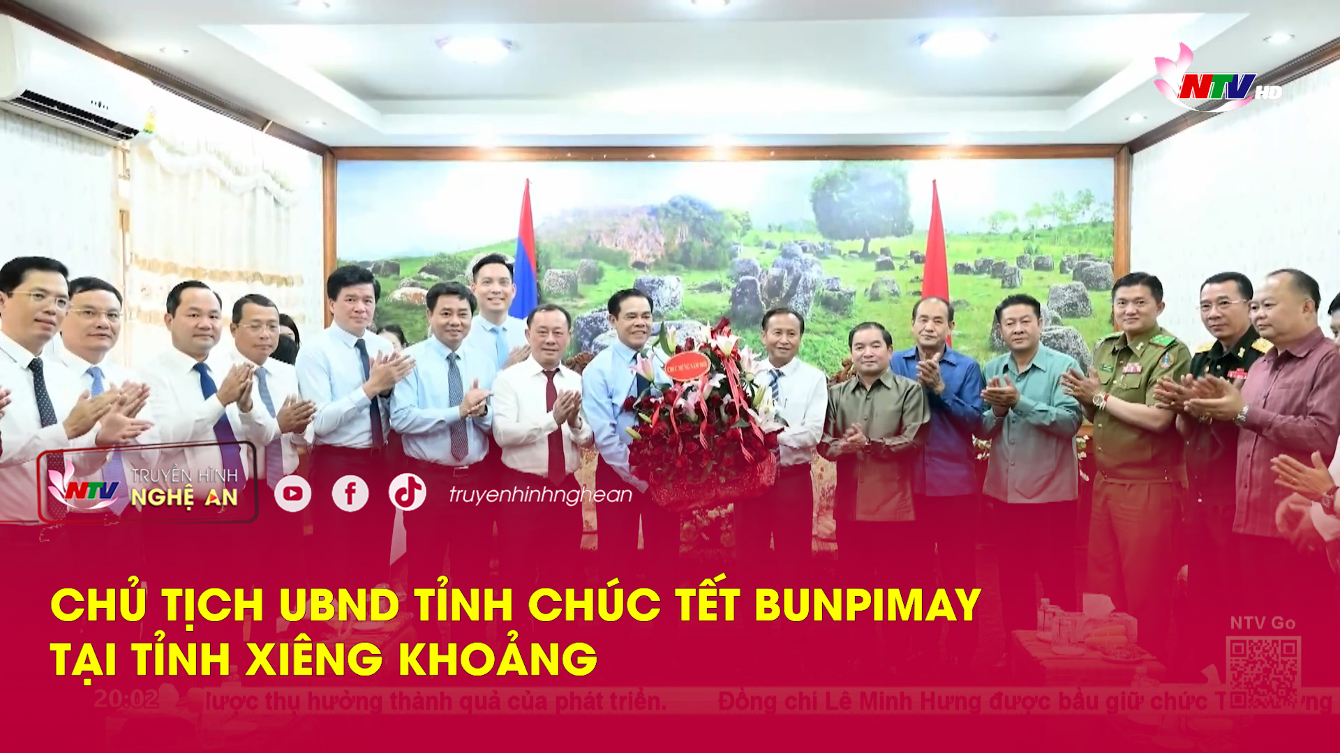 Chủ tịch UBND tỉnh chúc Tết Bunpimay tại tỉnh Xiêng Khoảng
