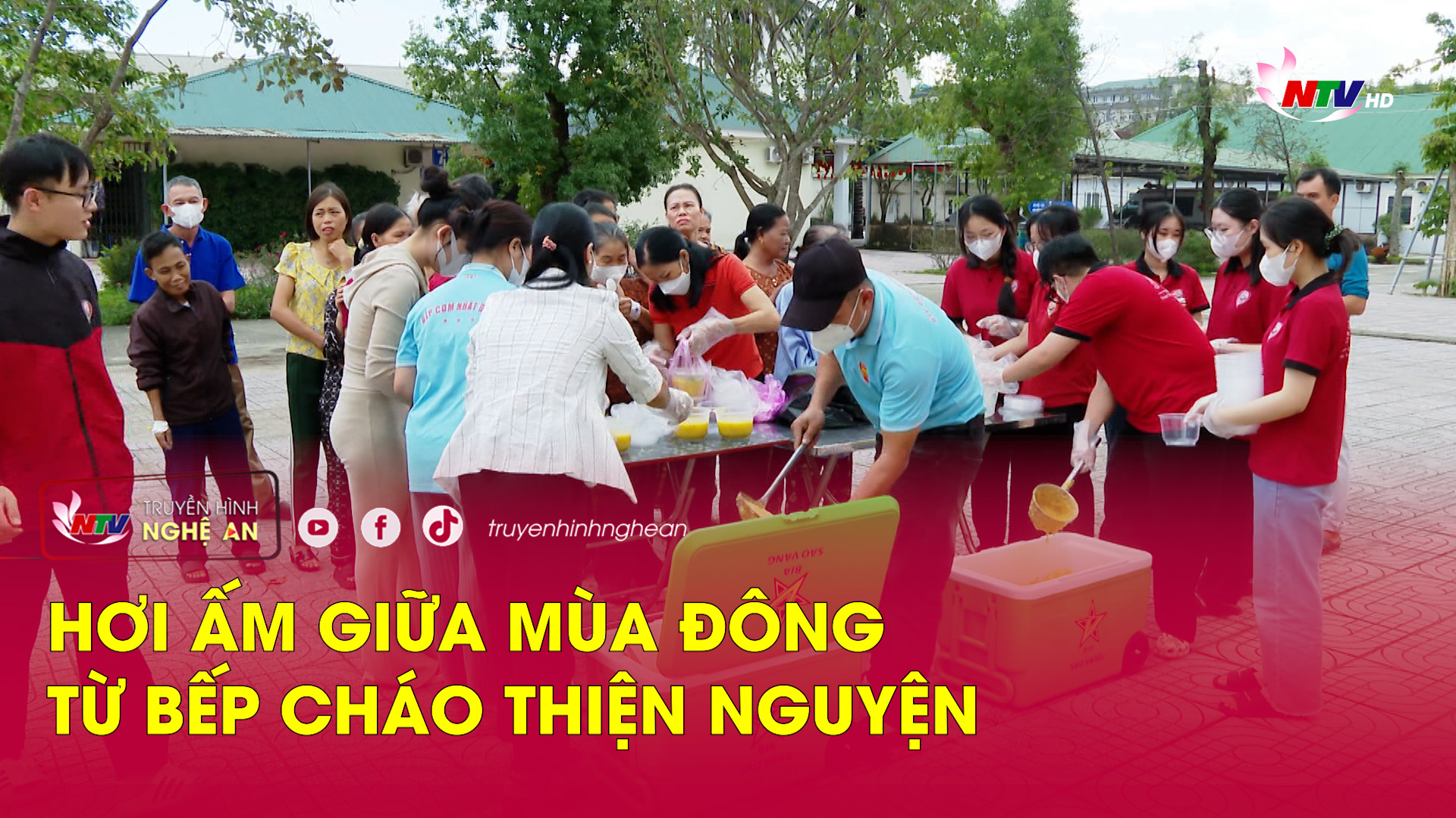 Hơi ấm giữa mùa đông từ bếp cháo thiện nguyện
