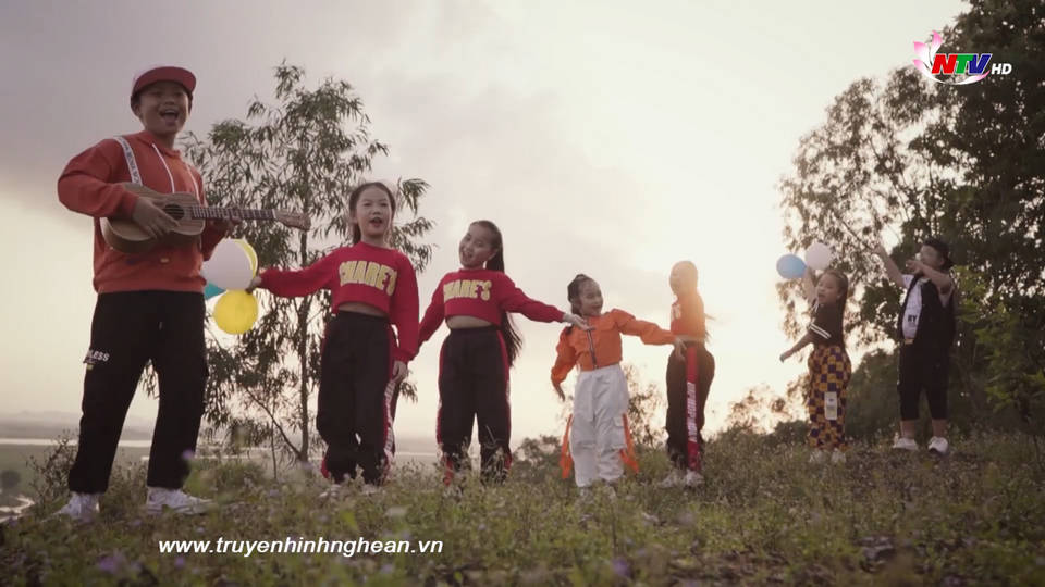 Giọng ca Nhí xứ Nghệ với bản hit của Trúc Nhân