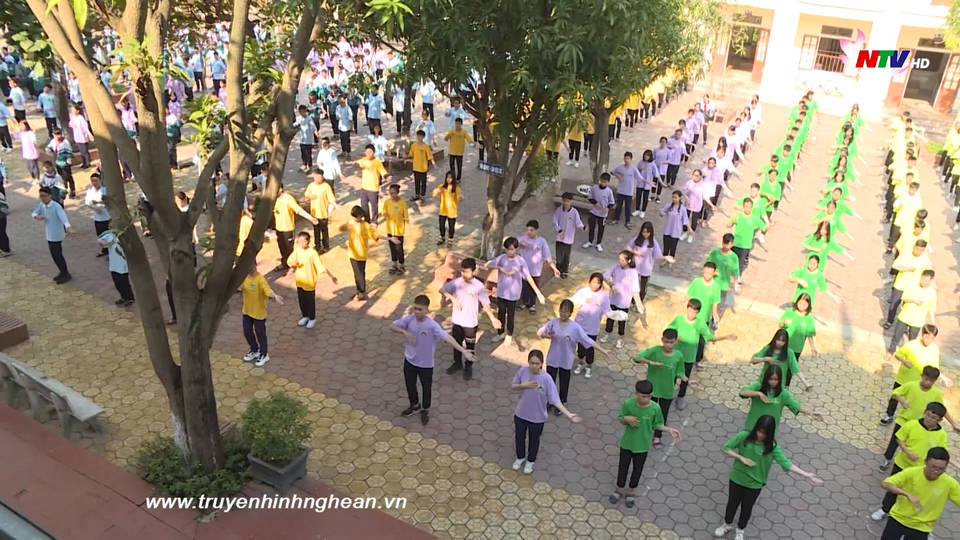 Phong trào dân vũ, múa hát sân trường trong trường học