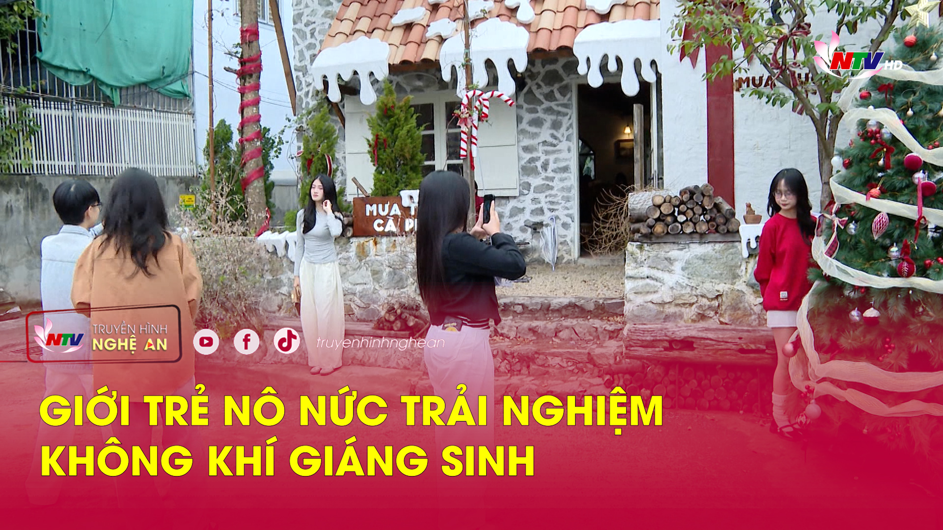 Giới trẻ nô nức trải nghiệm không khí giáng sinh