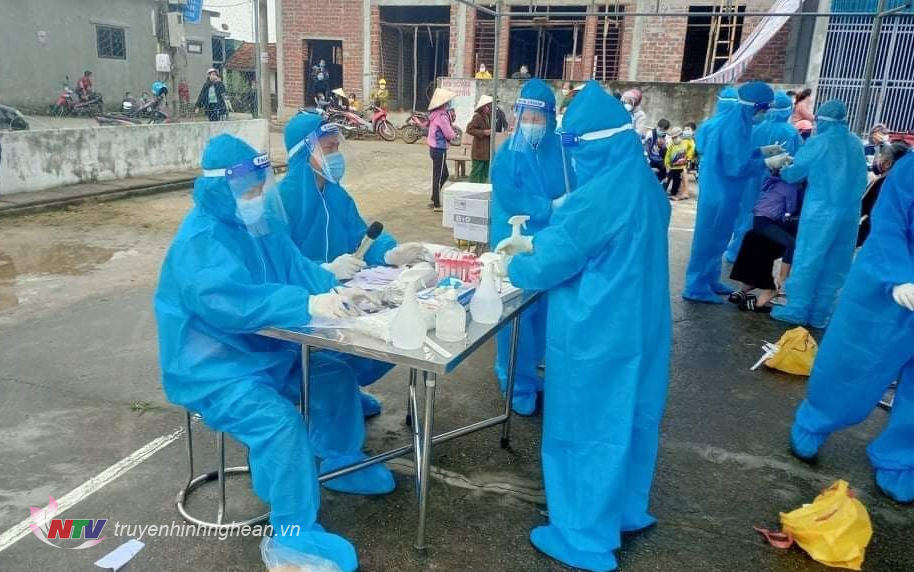 Tối 30/10, Nghệ An thêm 9 ca nhiễm mới, trong đó có 1 ca cộng đồng tại Quỳnh Lưu