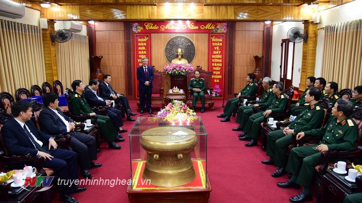 Chánh án Tòa án nhân dân tối cao Nguyễn Hoà Bình làm việc tại Quân khu 4