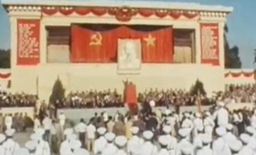 Những hình ảnh xúc động trong Lễ tang Chủ tịch Hồ Chí Minh 50 năm trước