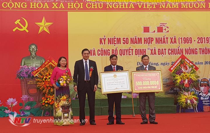 Xã Diễn Hùng (Diễn Châu) đón nhận danh hiệu đạt chuẩn Nông thôn mới