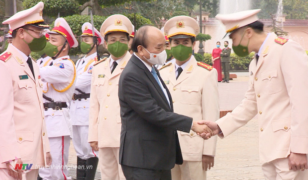 Chủ tịch nước Nguyễn Xuân Phúc làm việc với Công an tỉnh Nghệ An