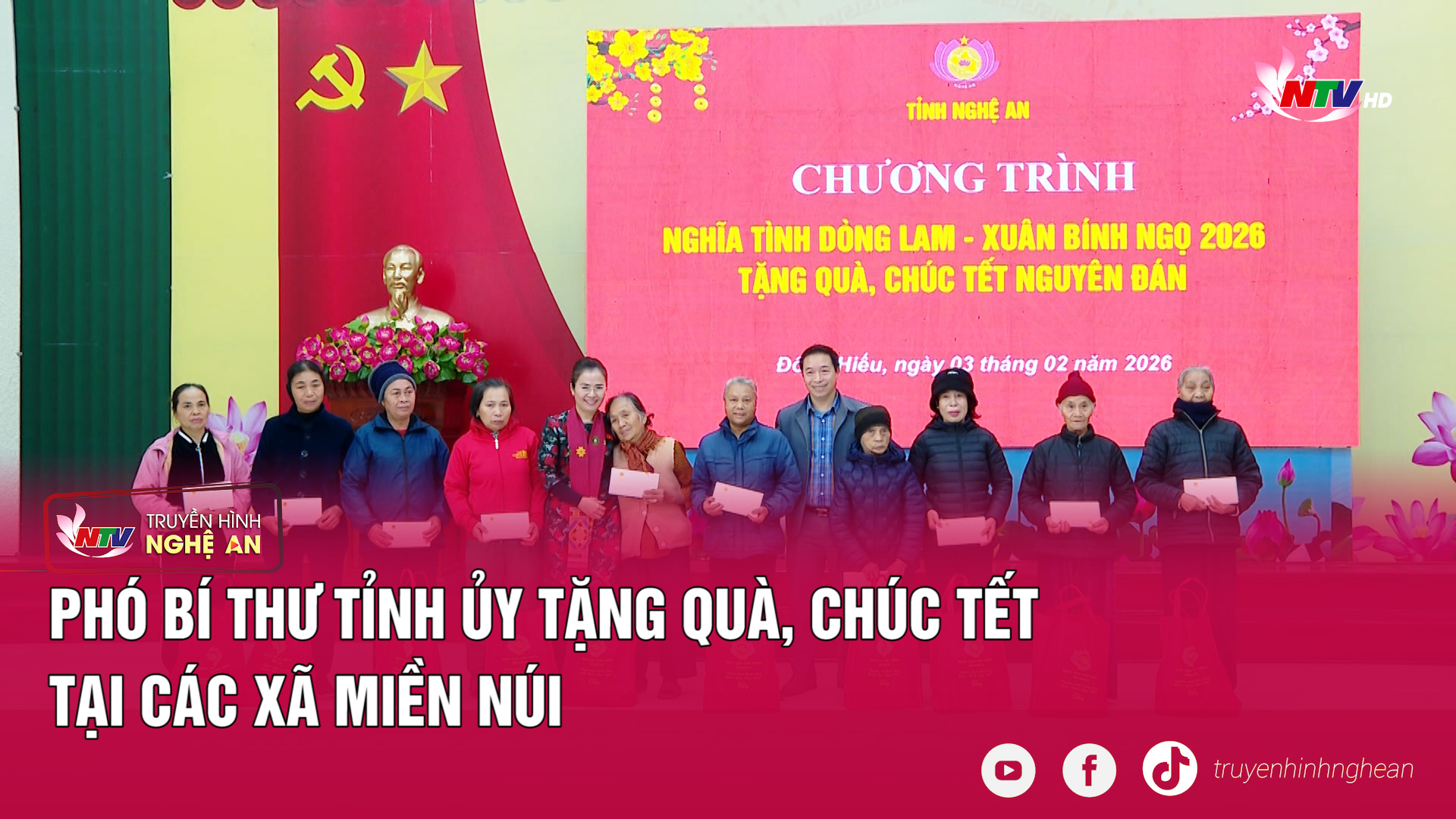 Phó Bí thư Tỉnh ủy tặng quà, chúc Tết tại các xã miền núi