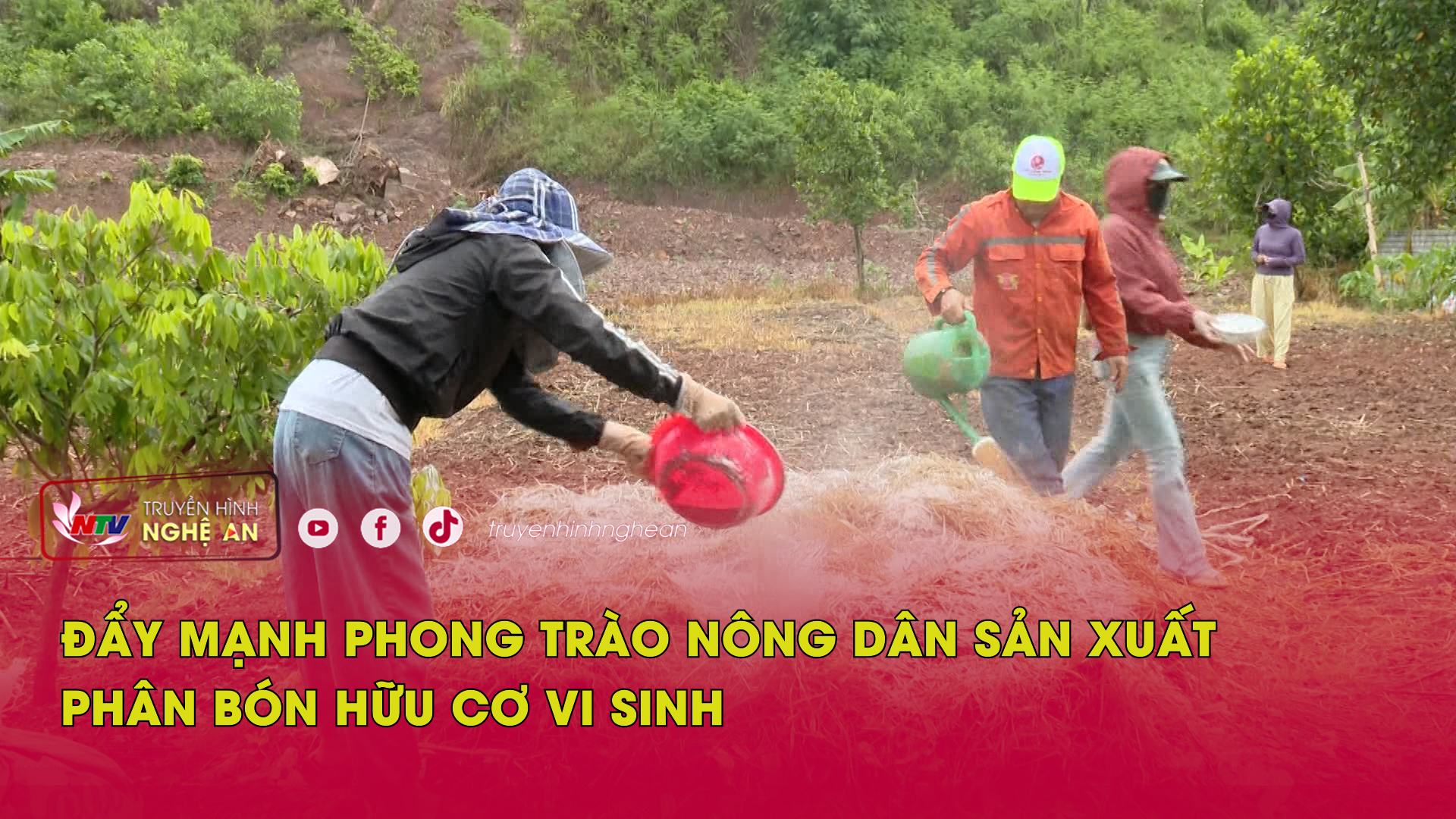 Đẩy mạnh phong trào nông dân sản xuất phân bón hữu cơ vi sinh