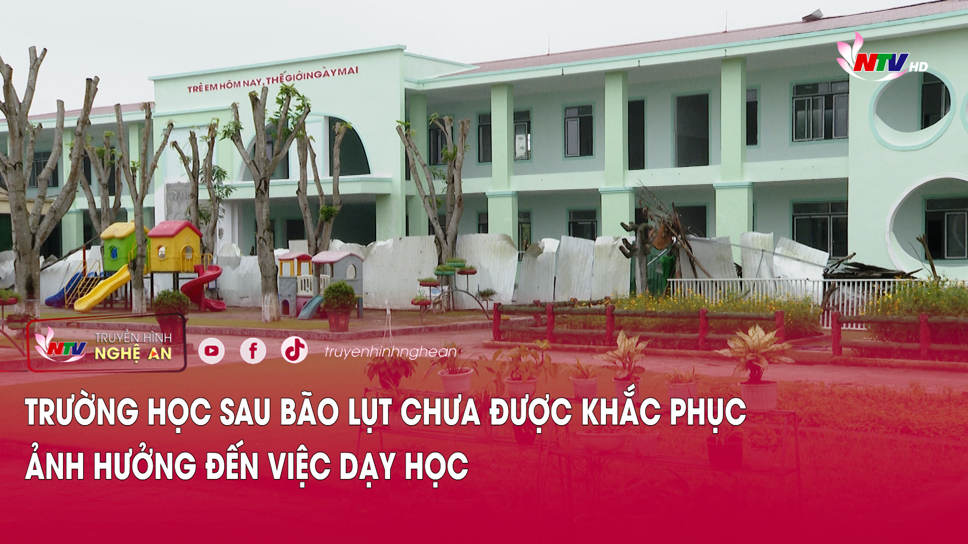 Trường học sau bão lụt chưa được khắc phục ảnh hưởng đến việc dạy học